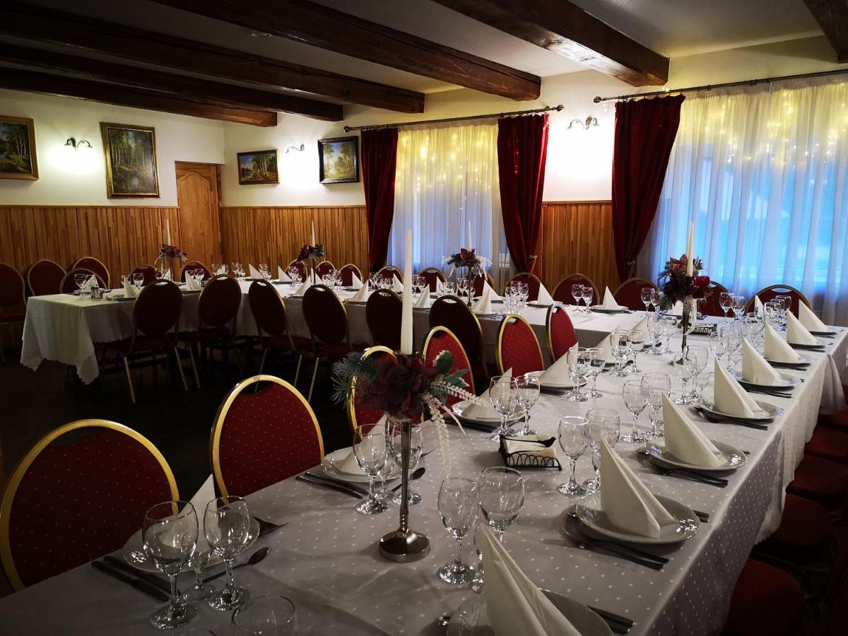 Viesu Nams Vecmuiza Hotel Tuja Ngoại thất bức ảnh